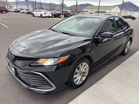 Used 2024 Toyota Camry LE image 3