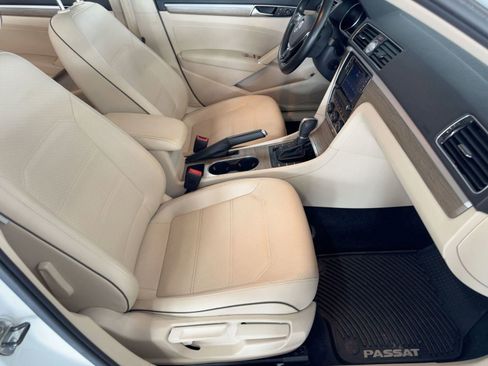 Used 2017 Volkswagen Passat 1.8T SE w/ SE Lighting Package image 30