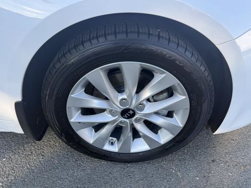 Used 2016 Kia Optima EX w/ Premium Package FWD image 14