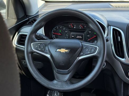 Used 2018 Chevrolet Equinox LS image 16