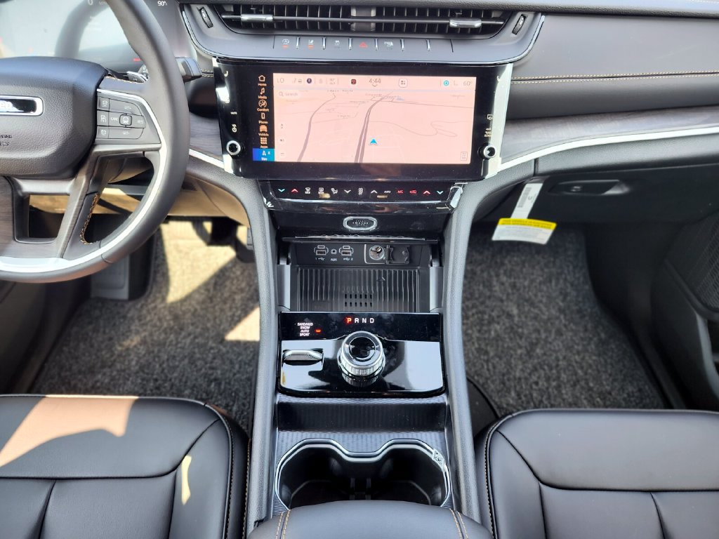 New 2026 Jeep Grand Cherokee Limited AWD/4WD image 14