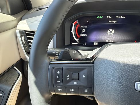 Used 2025 Nissan Rogue SL w/ SL Premium Package AWD/4WD image 31
