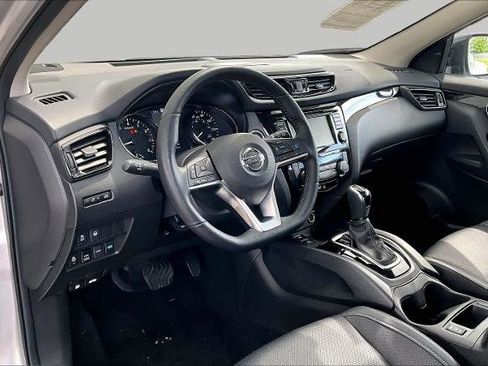 Certified 2022 Nissan Rogue Sport SL w/ Premium Package AWD/4WD image 18