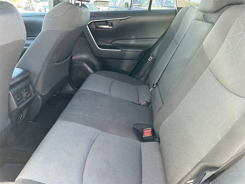Used 2019 Toyota RAV4 XLE image 16
