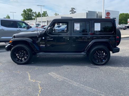 Used 2023 Jeep Wrangler Unlimited Sahara AWD/4WD image 4