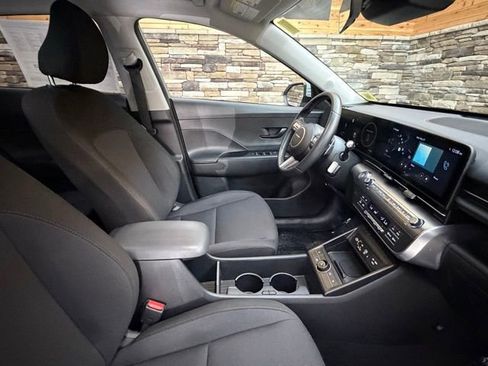 Used 2024 Hyundai Kona SEL w/ Convenience Package AWD/4WD image 14