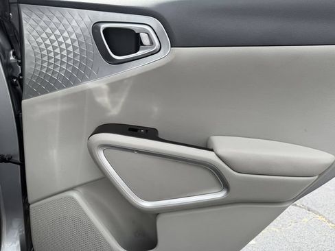 Certified 2023 Kia Soul LX w/ Option Group 015 FWD image 22