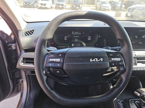 Used 2025 Kia K4 LXS image 18
