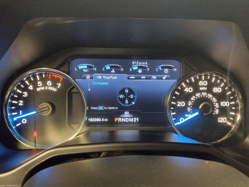 Used 2015 Ford F150 Platinum w/ Equipment Group 701A Luxury AWD/4WD image 23