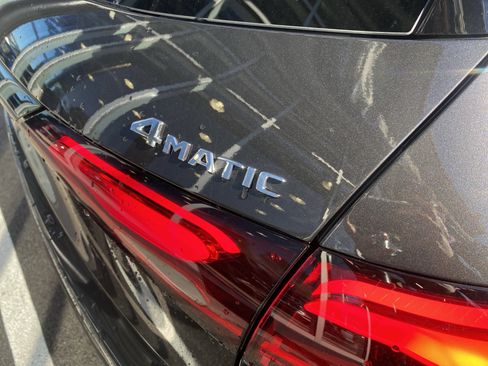 Used 2025 Mercedes-Benz GLC 300 4MATIC image 8