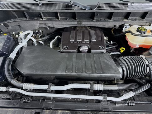 Used 2023 Chevrolet Silverado 1500 LT image 30