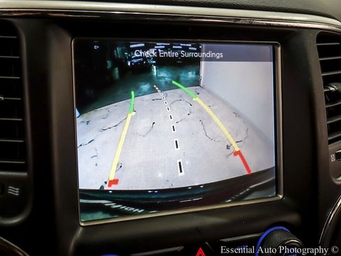 Used 2017 Jeep Grand Cherokee Altitude image 21