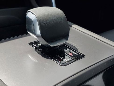 Certified 2025 Land Rover Discovery Sport Dynamic SE image 34