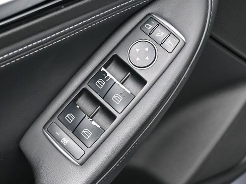 Used 2017 INFINITI QX30 Sport w/ Sport Leather Package image 18