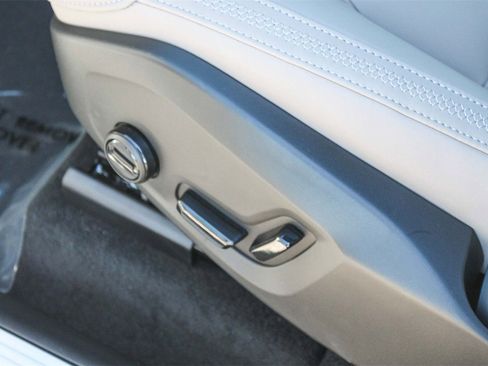 New 2026 Volvo XC60 B5 Plus w/ Climate Package PRO image 38