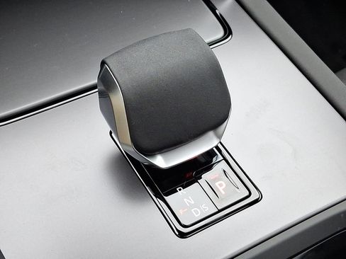 New 2025 Land Rover Discovery Sport S image 13