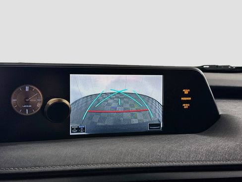 Used 2019 Lexus UX 200 w/ Premium Package FWD image 23