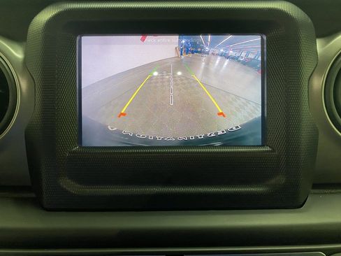 Used 2021 Jeep Wrangler Willys image 39