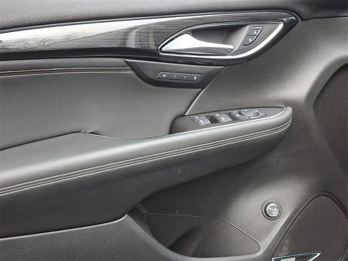 Used 2021 Buick Envision Essence w/ Technology Package I image 13