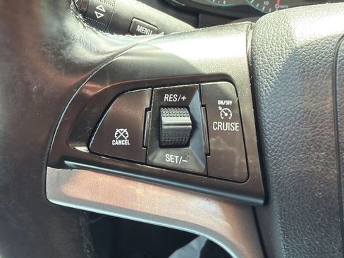Used 2022 Chevrolet Trax LT w/ Driver Confidence Package AWD/4WD image 12