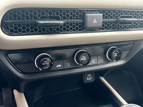 Used 2024 Honda HR-V LX image 15