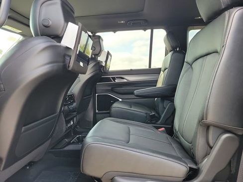 New 2026 Jeep Grand Wagoneer L Limited AWD/4WD image 9