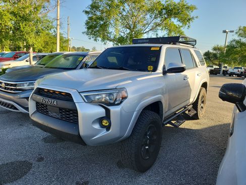 Used 2021 Toyota 4Runner SR5 image 28
