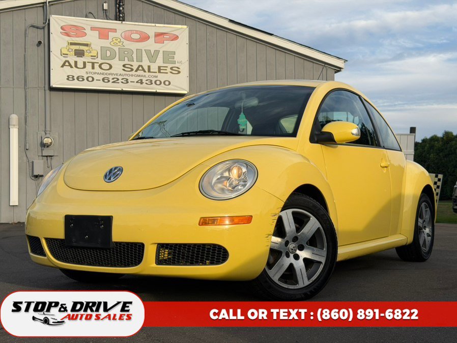 Used 2006 Volkswagen Beetle Coupe w/ Package 1 FWD image 1
