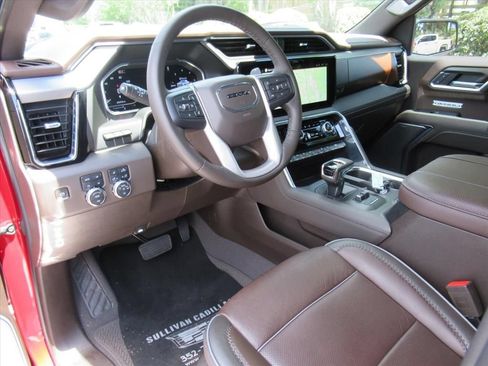 Used 2024 GMC Sierra 1500 Denali w/ Denali Reserve Package AWD/4WD image 16