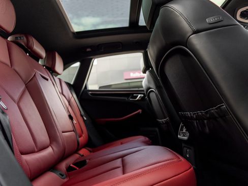 New 2026 Porsche Macan image 40