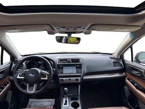 Used 2017 Subaru Outback 2.5i Touring w/ Popular Package #5A image 7