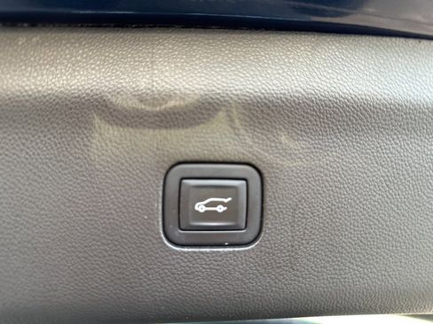 Used 2023 Buick Enclave Premium w/ Experience Buick Package image 11