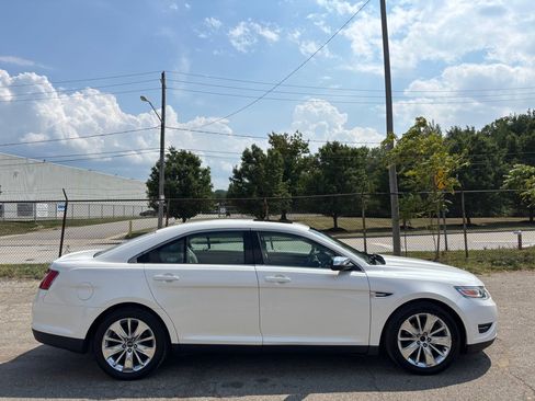Used 2012 Ford Taurus Limited AWD/4WD image 2