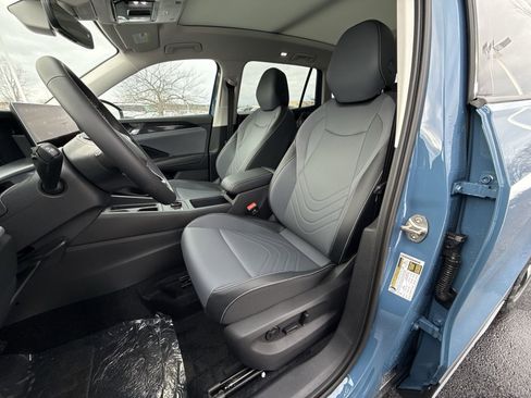 New 2026 Volkswagen Tiguan SE image 12