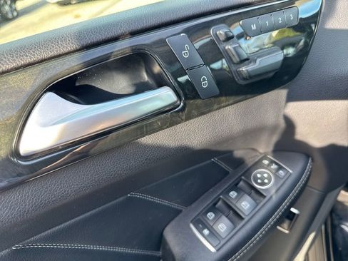 Used 2016 Mercedes-Benz GL 320 BlueTEC 4MATIC image 11