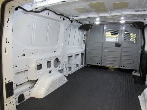 Used 2019 Ford Transit 150 130 Low Roof RWD image 17