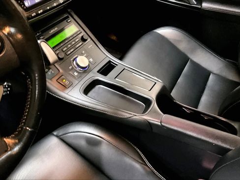 Used 2014 Lexus CT 200h image 16