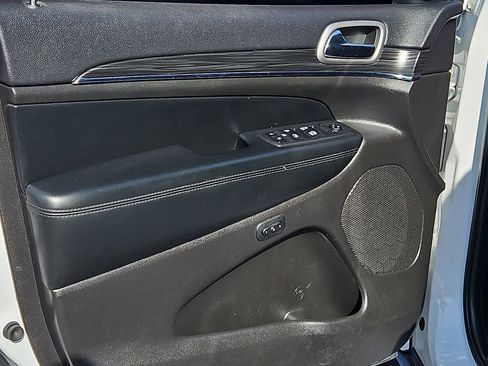 Used 2019 Jeep Grand Cherokee Limited AWD/4WD image 21