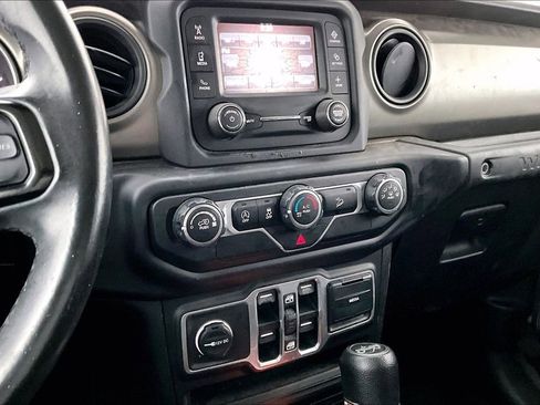 Used 2018 Jeep Wrangler Unlimited Sport S image 9