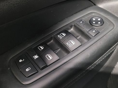 Used 2020 Jeep Grand Cherokee Limited w/ Trailer Tow Group IV image 27