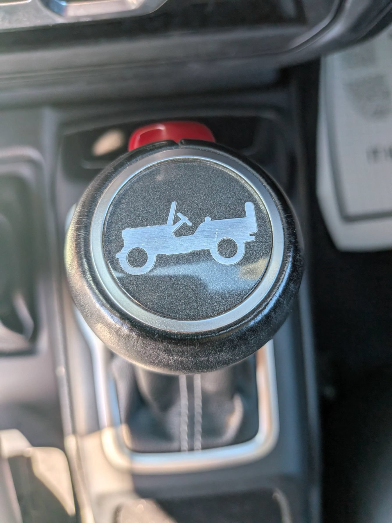 Used 2018 Jeep Wrangler Unlimited Sahara AWD/4WD image 25