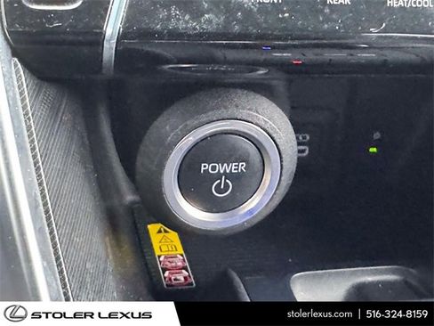 Used 2023 Toyota Venza Limited image 31