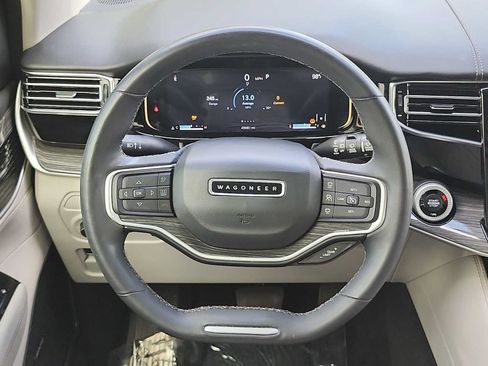 Used 2022 Jeep Wagoneer Series II w/ Premium Group I AWD/4WD image 18