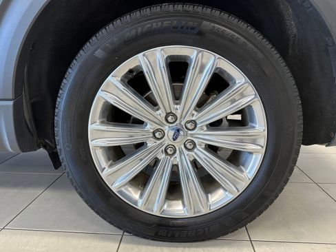 Used 2023 Ford Explorer Limited w/ Equipment Group 301A image 8