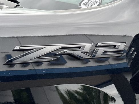 Used 2024 Chevrolet Silverado 2500 ZR2 w/ Technology Package AWD/4WD image 14