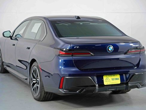 Used 2024 BMW i7 xDrive60 w/ Executive Package image 61