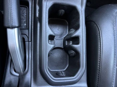 Used 2021 Jeep Wrangler Unlimited Sahara image 32