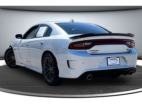 Used 2023 Dodge Charger R/T w/ Performance Handling Group RWD image 2