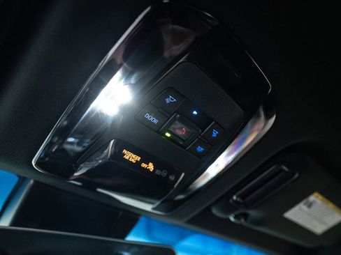 Used 2021 Toyota Venza XLE w/ Softex Package image 31