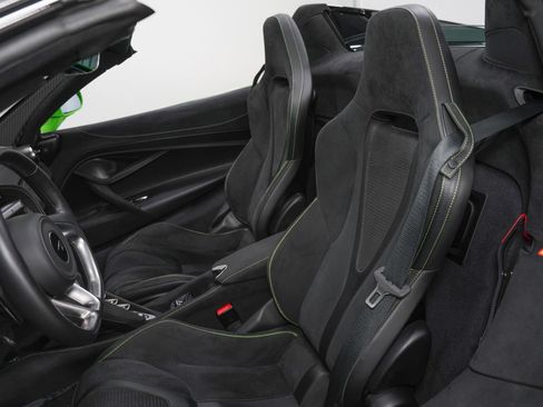 Used 2024 McLaren 750S Spider RWD image 38